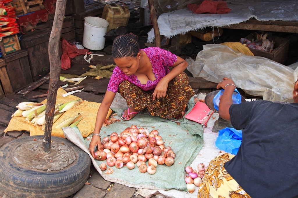 Onion Vendor, Antsiranana, Madagascar (IMG_7831 edited)_edited-1