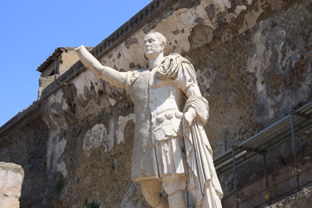 Statue, Herculaneum, Italy (IMG_9709) small