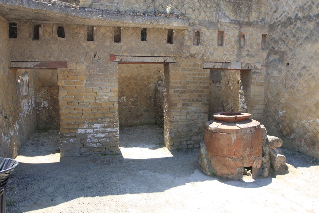 Vat in Courtyard, Herculaneum, Italy (IMG_9758) small